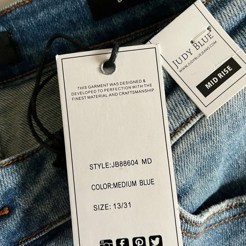 Judy Blue mid rise Skinny fit NWT jeans sz 13/31